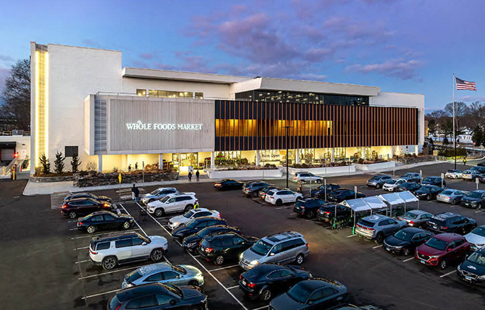 Zelco Properties & Development with  partners complete acquisition of 153,000 s/f grocery-anchored shopping center